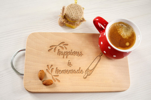 Tocator lemn maner metal personalizat Happiness is homemade