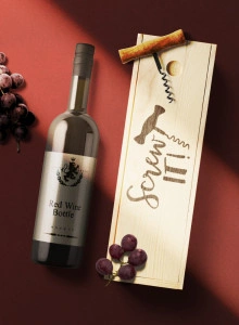Cutie personalizata din lemn pentru vin Screw it