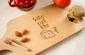 Tocator lemn clasic personalizat Who cut the cheese
