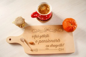 Tocator lemn clasic personalizat Aici gateste o pensionara cu dragoste - Img 3