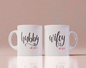 Set 2 cani personalizate Hubby Wifey