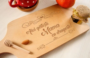 Tocator lemn clasic personalizat Aici gateste mama cu dragoste