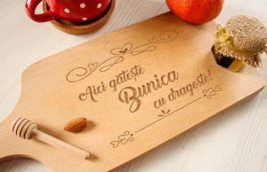 Tocator lemn clasic personalizat Aici gateste bunica cu dragoste