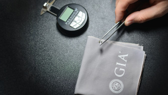 Importanța certificatelor GIA și AGL pentru bijuteriile cu diamante