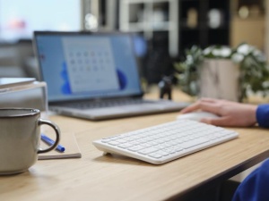 Tastatura Trust Lyra Wireless, conexiune USB-A, USB-C 1.1, distanta acoperire wireless 10m, 1x AAA baterie, compatibila cu laptop, pc, Bluetooth devices, tableta, alba - Img 9