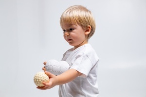 Set 4 mingi sport pentru copii Gerardo’s Toys – My First Sports Balls Set, mini mingi ușoare și moi pentru joacă activă, coordonare mână-ochi, indoor & outdoor – Made in EU, 6 luni+ - Img 7