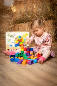 Set de construcție cuburi moi Gerardo’s Toys 42 piese – jucărie educativă senzorială soft pentru bebeluși și copii 6+ luni | cuburi sigure, motricitate, creativitate, material antibacterian - Img 6