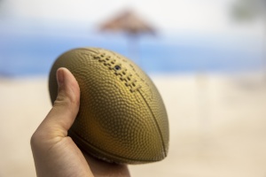 Set de 5 mingi sport pentru copii Gerardo’s Toys – mini mingi ușoare și rezistente, indoor & outdoor, fotbal, baschet, volei, rugby și minge de masaj, potrivite pentru coordonare și joacă activă – Made in Europe - Img 9