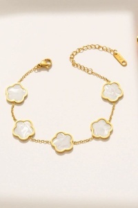 Set Bijuterii Placate Aur 18K, Floare Albă Sidef – Lant Colier, Cercei si Bratara Asortate S223V - Img 3