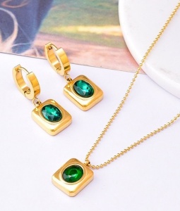 Set Bijuterii Stralucitor – Lant si Cercei Placati cu Aur cu Zirconiu Verde S223F
