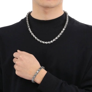 Set Lant si Bratara Barbati, Otel Inoxidabil, Model Versace, Argintiu Stil Elegant si Masculin Cod S194AC