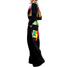 Jachetă de designer cu influențe cubiste, ideală pentru streetwear creativ. Disponibilă acum pe holycuts.ro în ediție limitată.