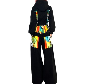 Hanorac cu glugă și detalii grafice pe spate, talie reglabilă. Artwear cu influențe cubiste. Disponibil pe holycuts.ro în ediție limitată.