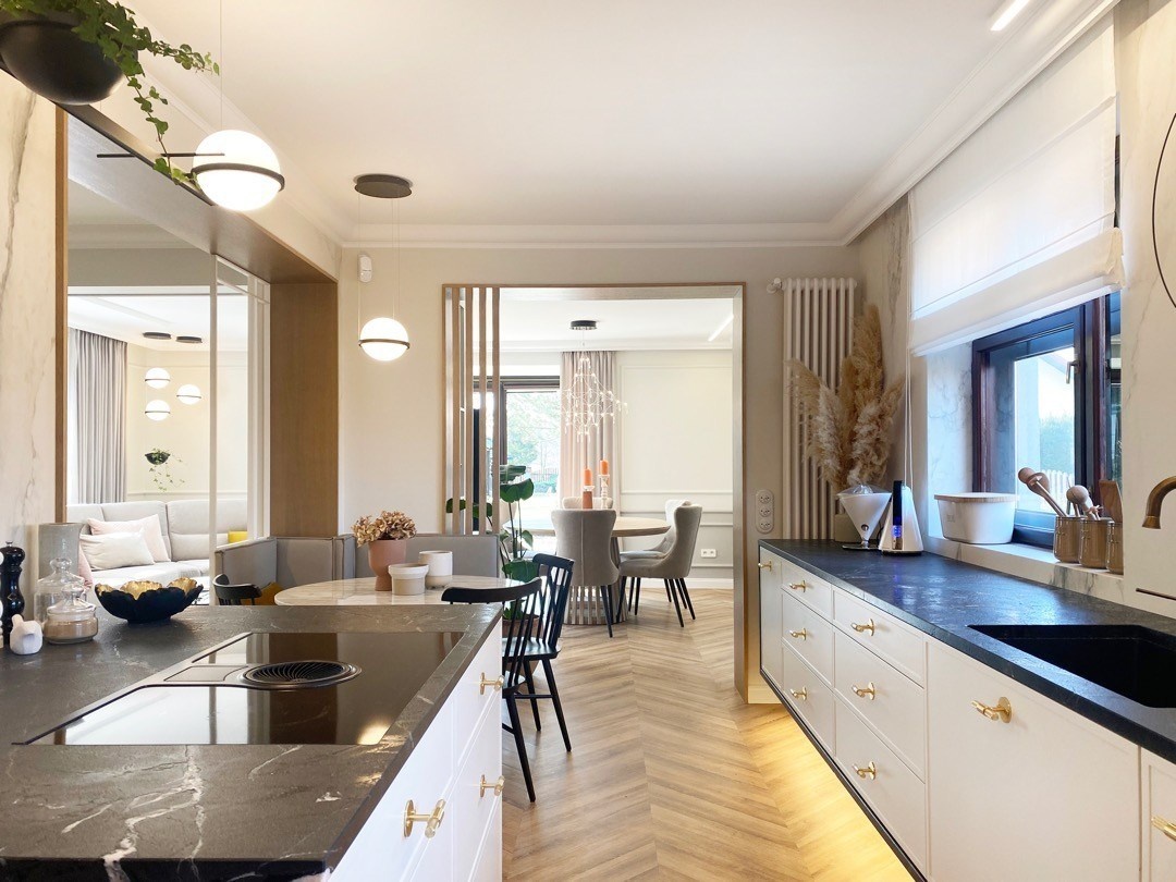 mFLOR Parva Oak Chevron in the colour Piedmont (42214)