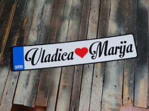 tablica sa imenom mladenaca