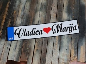 tablica sa imenom mladenaca