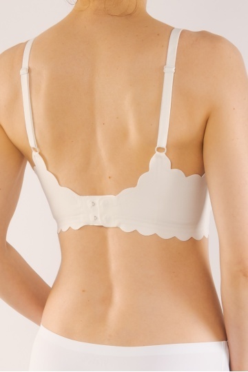 Sutien soft-touch MOIRA tip bustiera fara armatura, cupe buretate moi, din microfibra , ALB - Img 3