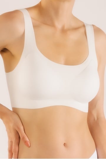 Sutien soft-touch Raisa tip bustiera cu bretea lata, fara armatura, cupe moi, din microfibra , Alb (Copy 1)