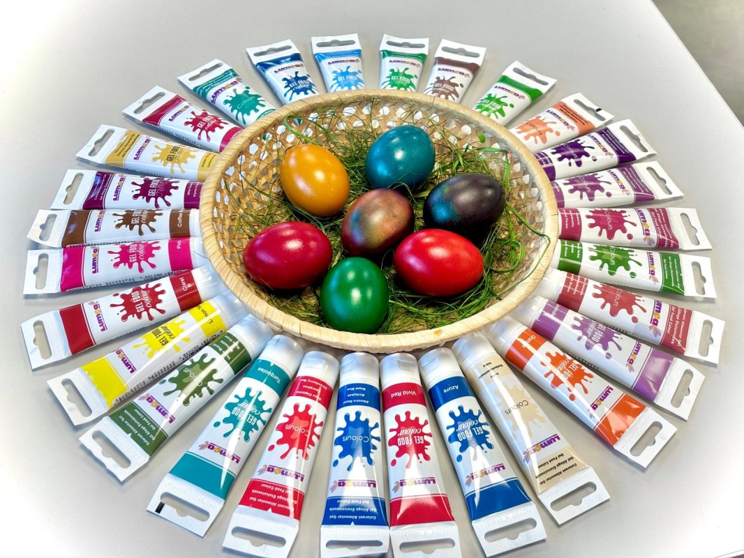 Vopsirea Ouăle de Paști cu Coloranți Alimentari Gel de la Lumea Basmelor