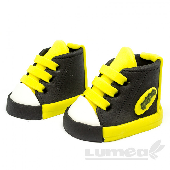 Tenisi Batman din pasta de zahar 1 pereche , L7,5 cm x l 7 cm x h6 cm, 200g - Lumea