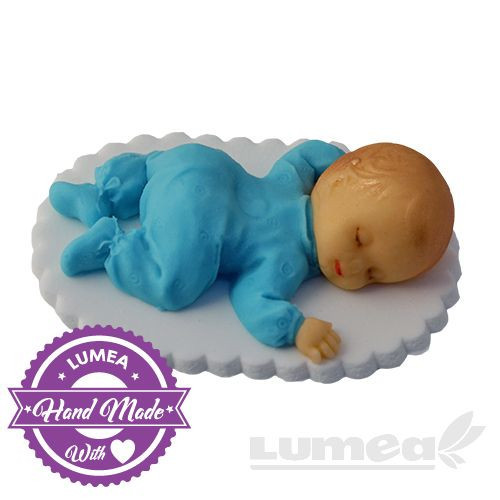 Bebe dormind bleu din pasta de zahar, L10 cm x l 7 cm x h3 cm, 80g - Lumea