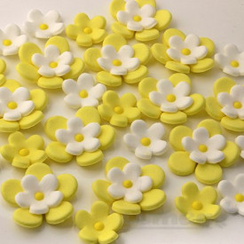 Floricele albe si galbene din pasta de zahar, 35 buc. - Lumea
