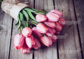 Imagine comestibila tort din Zahar buchet de Lalele Roz - Lumea