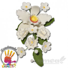 Букет от бяла орхидея Cattleya, изработен от захарна паста, L22 cm x W10 cm x H6 cm, 60g - The World