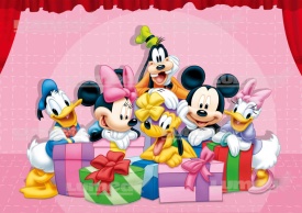 Imagine comestibila tort din Zahar Mickey si Gasca cu cadouri - Lumea