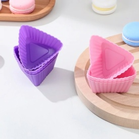 Set forme din silicon "Triunghi" pentru Briose, 12 buc. - Wilton - Img 3