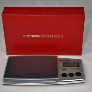 Cantar electronic de bijuterii Diamond 500 grame cu diviziune 0.1g - Img 3