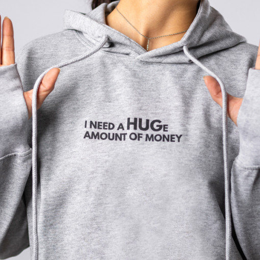 Скъсен дамски суитшърт органичен памук светло сив с лого HUGe