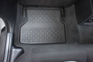 Covorase tip tavita BMW Seria 5 E60, caroserie Sedan, fabricatie 07.2003 - 02.2010 - Img 7
