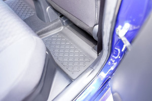 Covorase tip tavita Toyota Yaris IV, caroserie Hatchback, fabricatie 09.2020 - prezent - Img 8