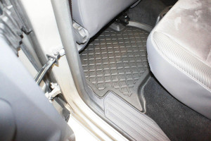Covorase tip tavita Volkswagen Amarok, caroserie Pick-up, fabricatie 08.2010 - prezent - Img 8