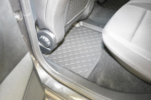 Covorase tip tavita Ford Focus IV MHEV, caroserie Hatchback, fabricatie 07.2020 - prezent - Img 6