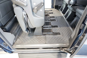 Covorase tip tavita Ford Tourneo Custom, caroserie Van, fabricatie 02.2018 - prezent, rand 3 - Img 5