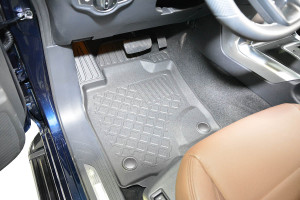 Covorase tip tavita Mercedes Clasa X, caroserie Pick-up, fabricatie 01.2016 - prezent - Img 4