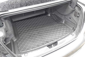 Tavita de portbagaj Jaguar XE, caroserie Sedan, fabricatie 2019 - prezent, Facelift - Img 7
