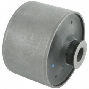 Bucsa traversa spate RENAULT TRAFIC II 2001-2003