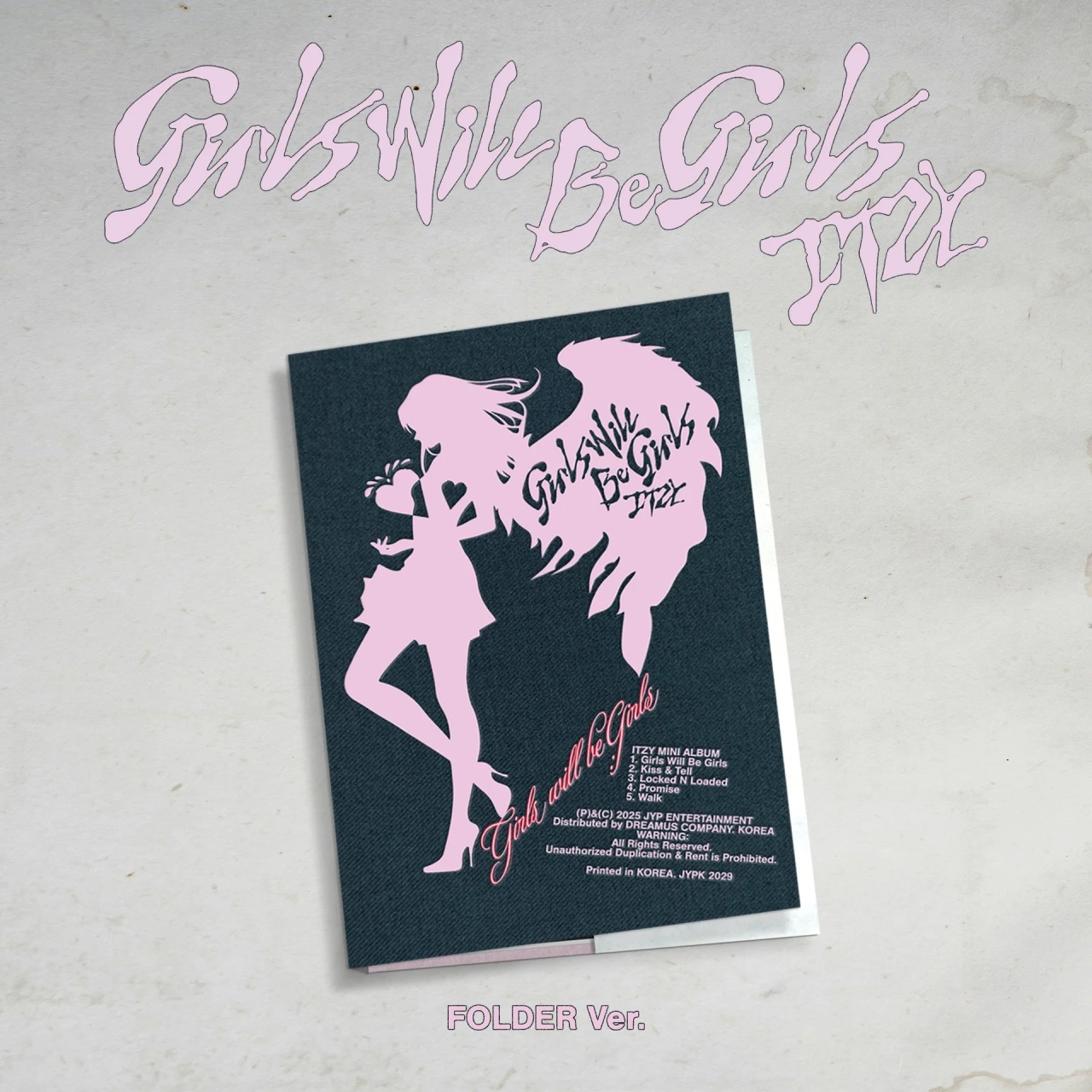 ITZY Album - Girls Will Be Girls (2 Versioni) Cassette Tape + Pre-Order Benefit Esclusivo BolsVos