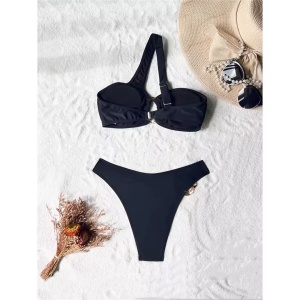Costum de baie 2 piese cu sutien pe un umăr și accesorii metalice decorative , negru #BB2179 - Img 5