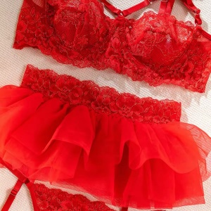 Set lenjerie intima sexy din dantela brodata cu insertii subtile aurii, rosu, 4 piese #BB4153 - Img 12