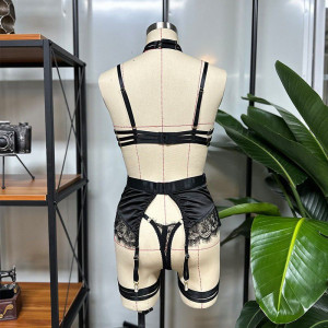 Set lenjerie intima sexy din satin si dantela brodata, elemente metalice decorative aurii, negru, 4 piese #BB4291 - Img 10