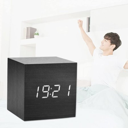 Ceas magic cub de lemn cu alarme - design minimalist