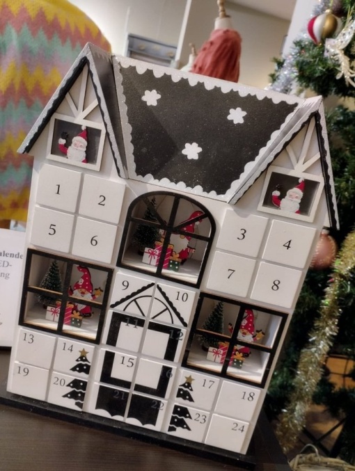 Casuta Calendar Advent din lemn cu lumini 37 cm - Img 2