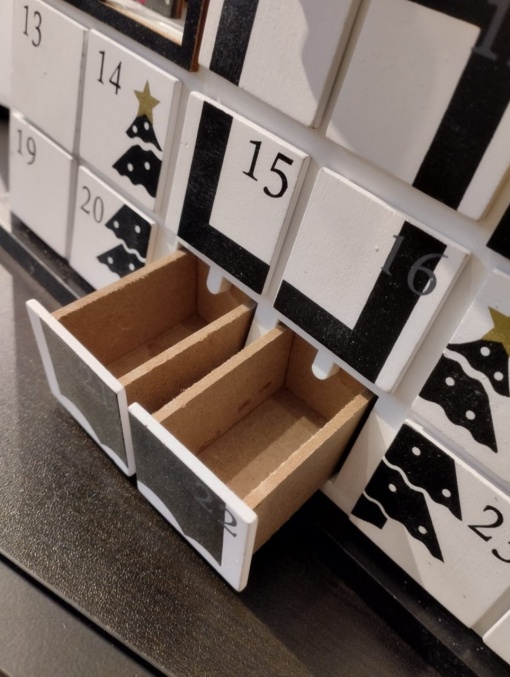 Casuta Calendar Advent din lemn cu lumini 37 cm - Img 6
