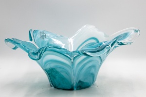 Platou adanc din sticla de Murano Celeste Sei Petali Ø35 H14 cm - Img 2