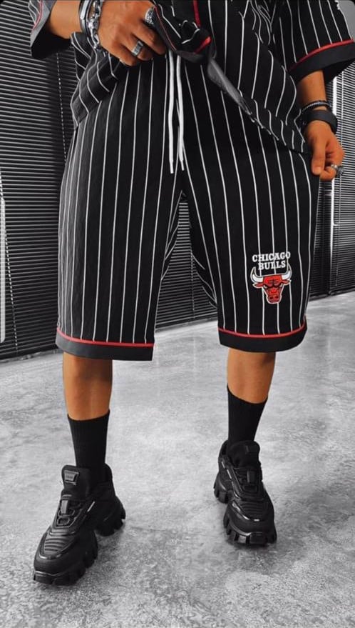 Compleu Bulls Oversized Negru - 2 | YEO