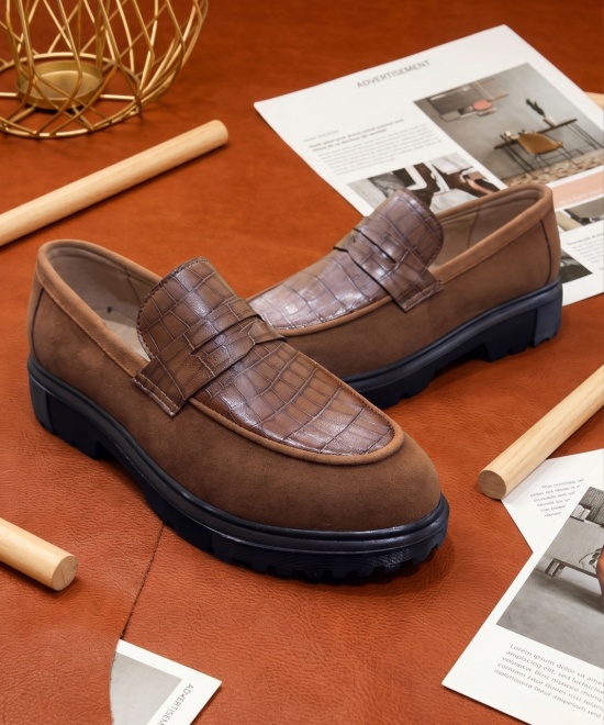 Mocasini maro deschis din piele neagră cu talpa neagră - SKIN - Img 3
